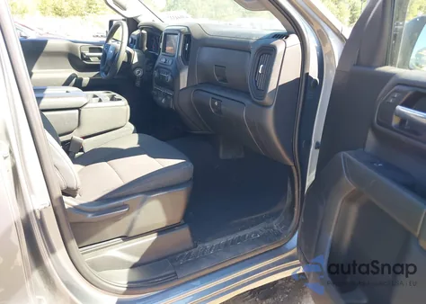 2021 Chevrolet Silverado 1500 4Wd Short Bed Custom z USA, uszkodzony, nr VIN 3GCPYBEK8MG455421